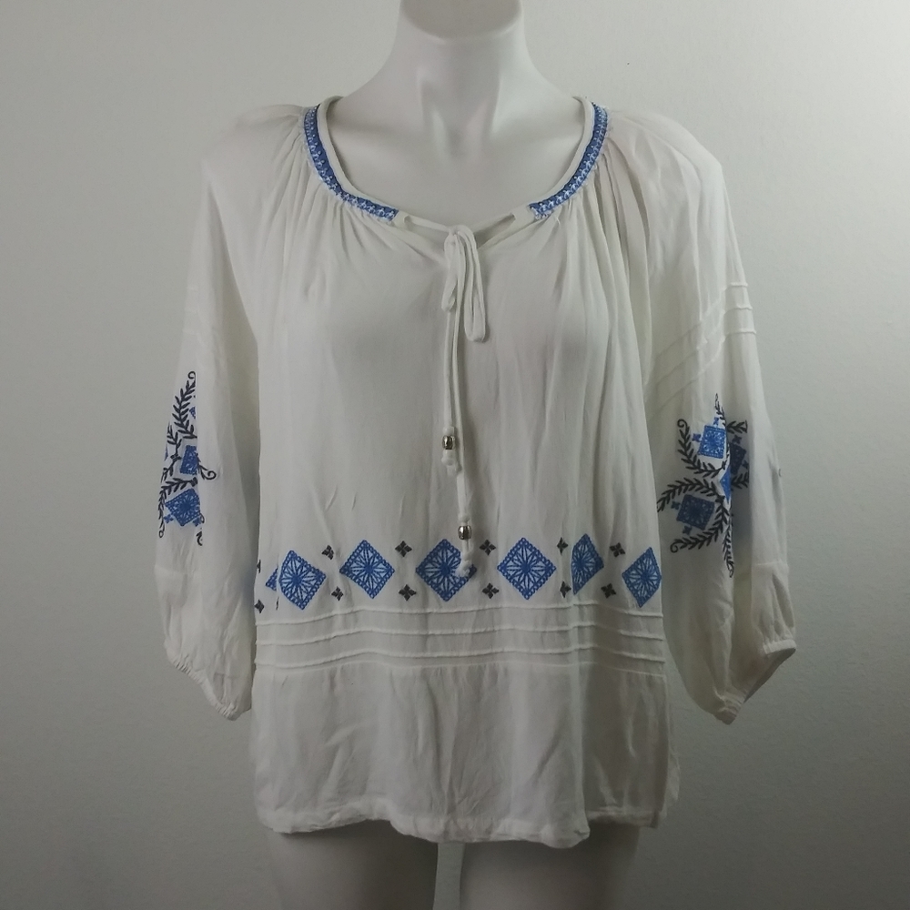 Hayden Los Angeles Embroidered Boho Blouse